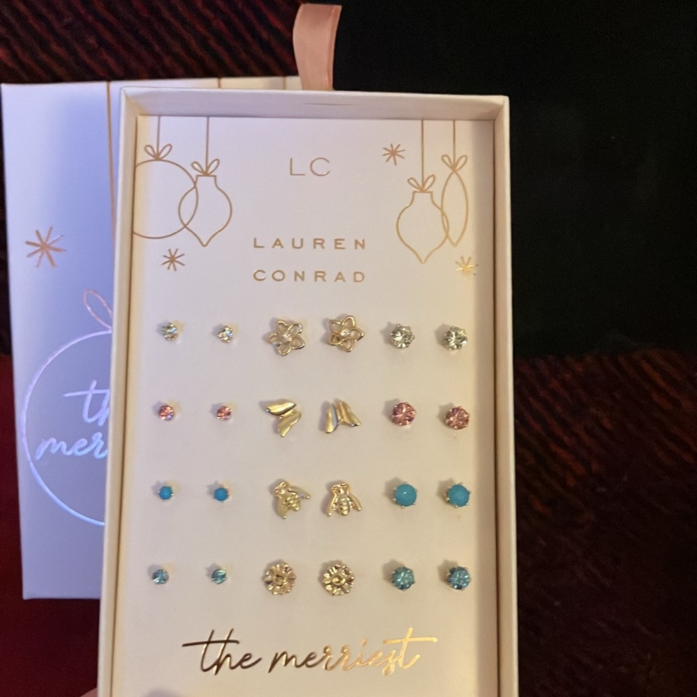 🌸 3/$15 Lauren Conrad earrings - Picture 5 of 7